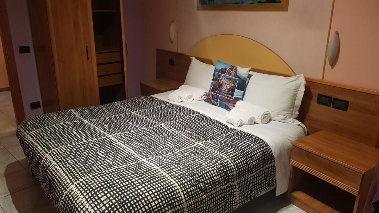 洛坎达达拉康朋尼亚酒店 里奥马哲雷 外观 照片